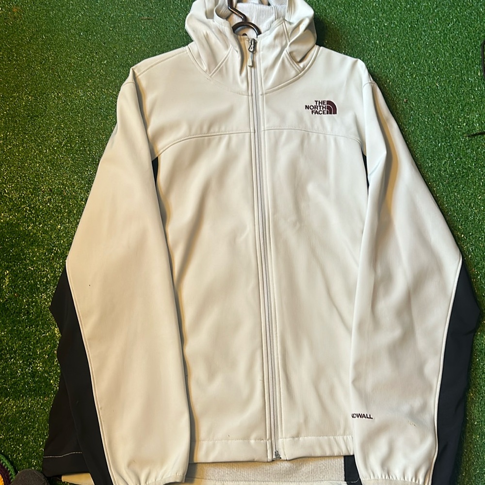 The NorthFace windfall jacket. Size large.